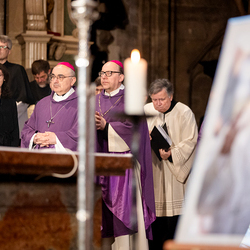 Stephansdom: Österreich nahm Abschied von Papst Franziskus / Erzdiözese Wien/ Schönlaub, Stephan Schönlaub Stephansdom: Österreich nahm Abschied von Papst Franziskus