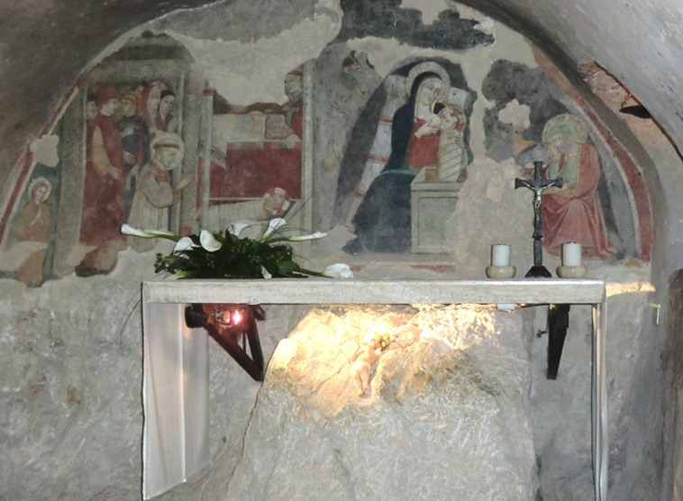 Grotte / Ökumenisches Heiligenlexikon/Joachim Schäfer Greccio